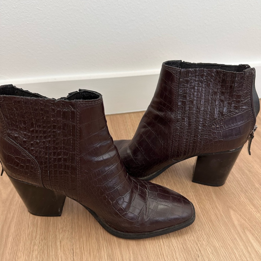 Zara Maroon Burgundy Croc-Embossed Ankle Boots